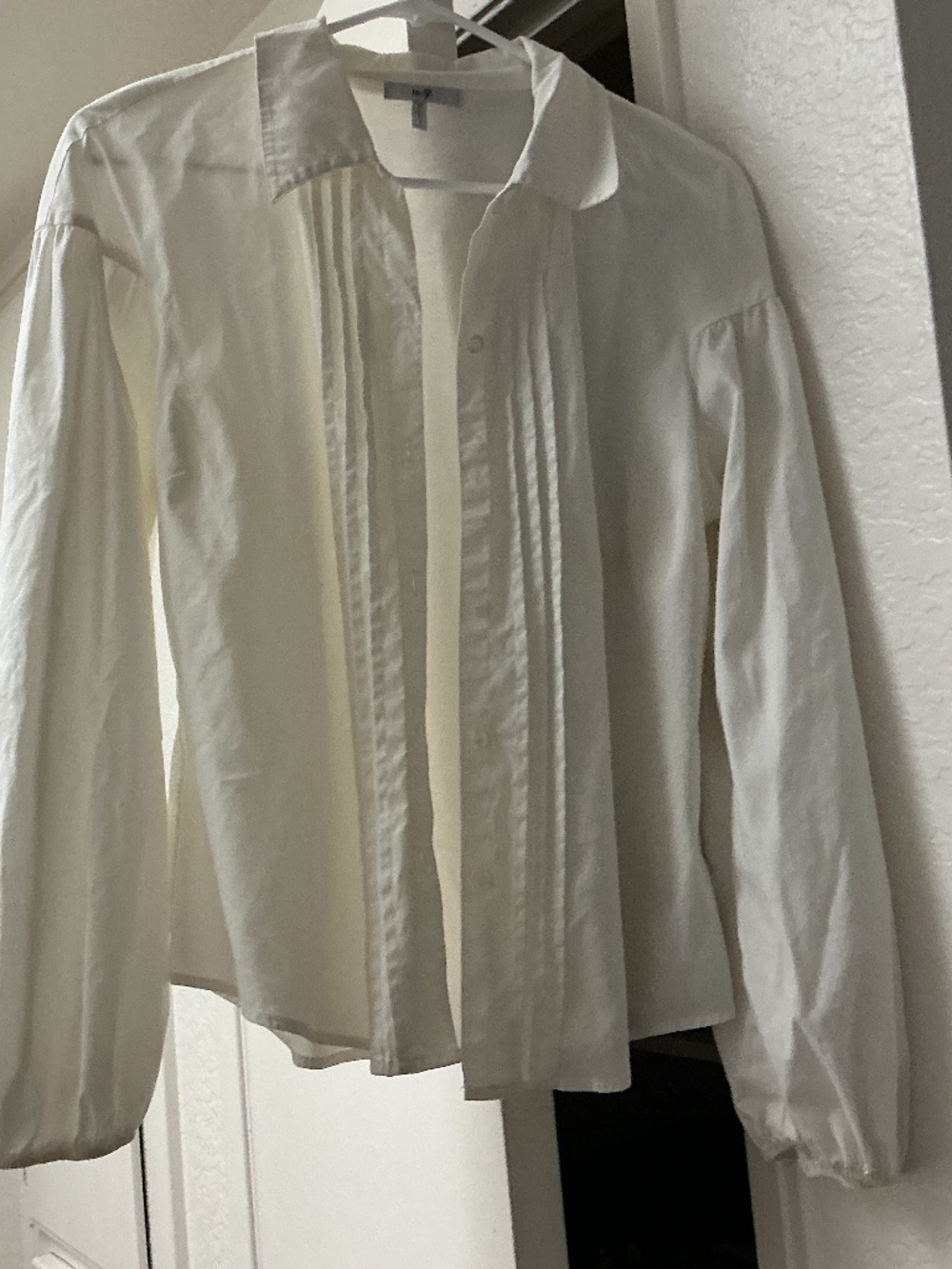 Y2K white blouse with peasant elastic sleeves .  Vintage lovely material  size m